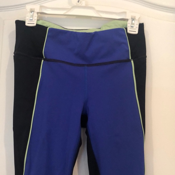 Workout capris - Picture 2 of 3